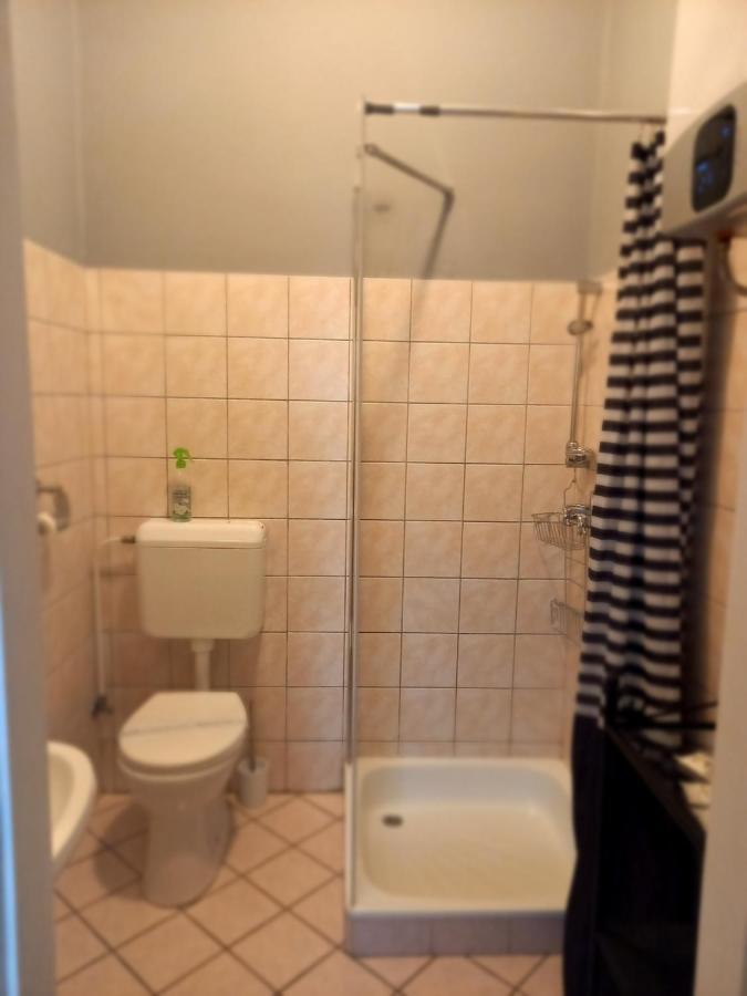 Idill Apartmanhaz B&B Tiszafüred Екстериор снимка