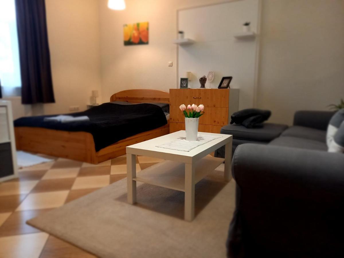 Idill Apartmanhaz B&B Tiszafüred Екстериор снимка
