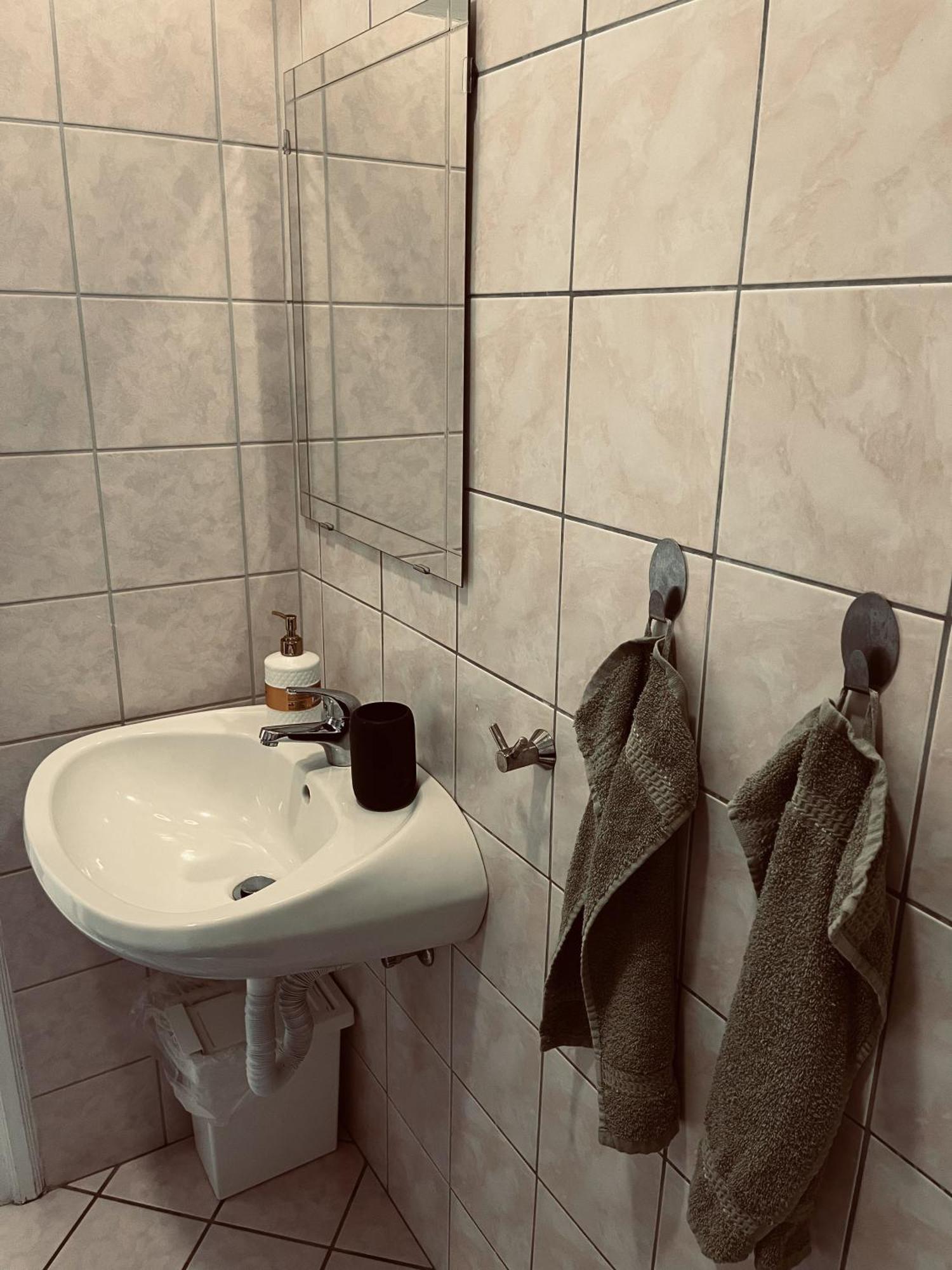 Idill Apartmanhaz B&B Tiszafüred Екстериор снимка