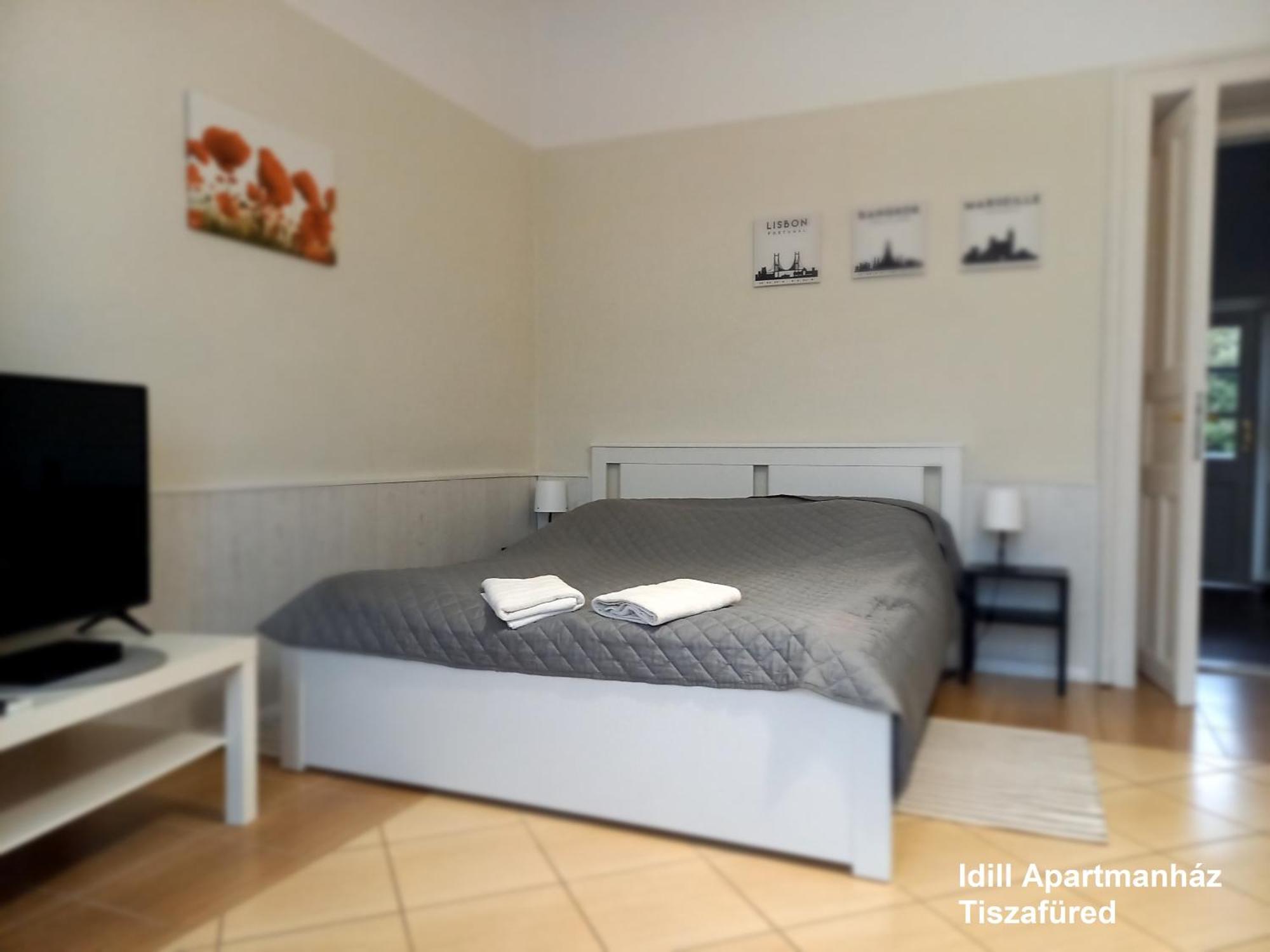 Idill Apartmanhaz B&B Tiszafüred Екстериор снимка