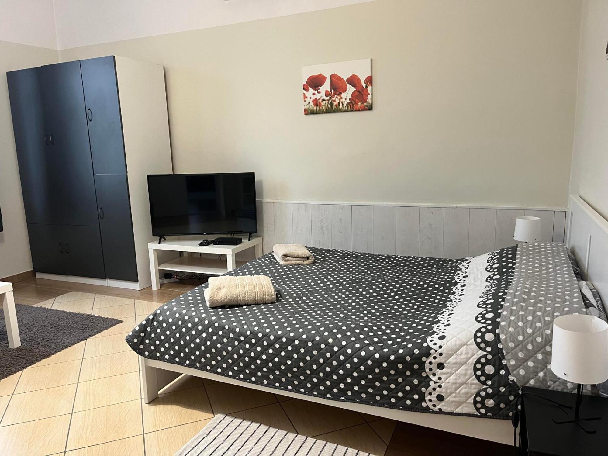 Idill Apartmanhaz B&B Tiszafüred Екстериор снимка