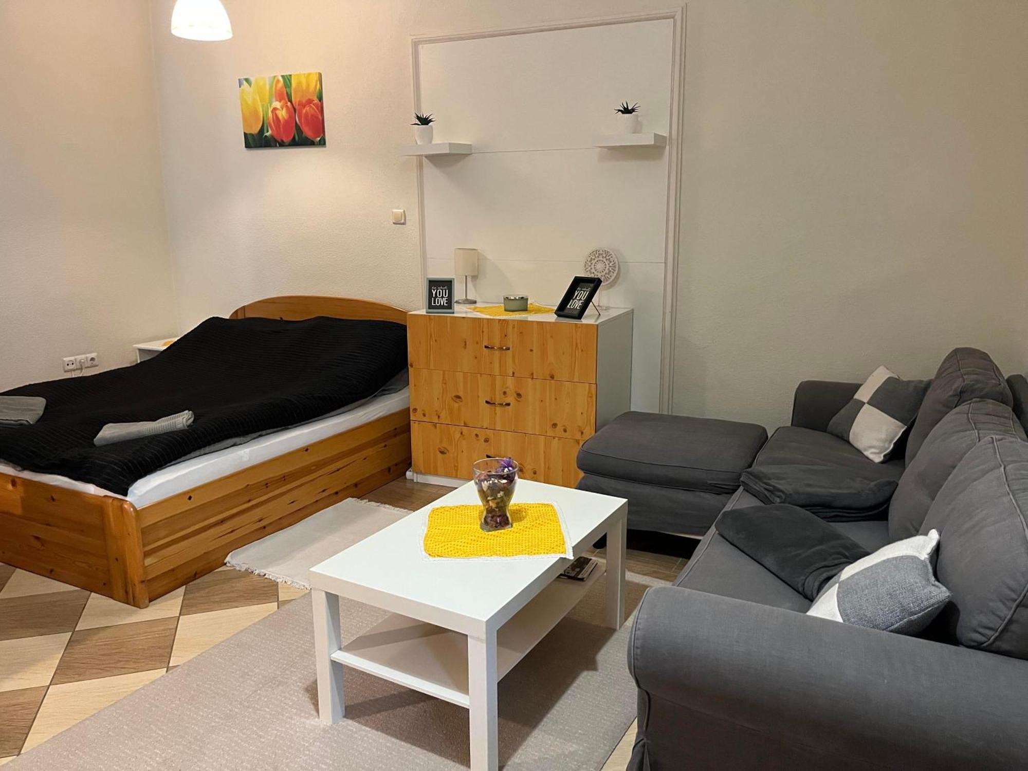 Idill Apartmanhaz B&B Tiszafüred Екстериор снимка