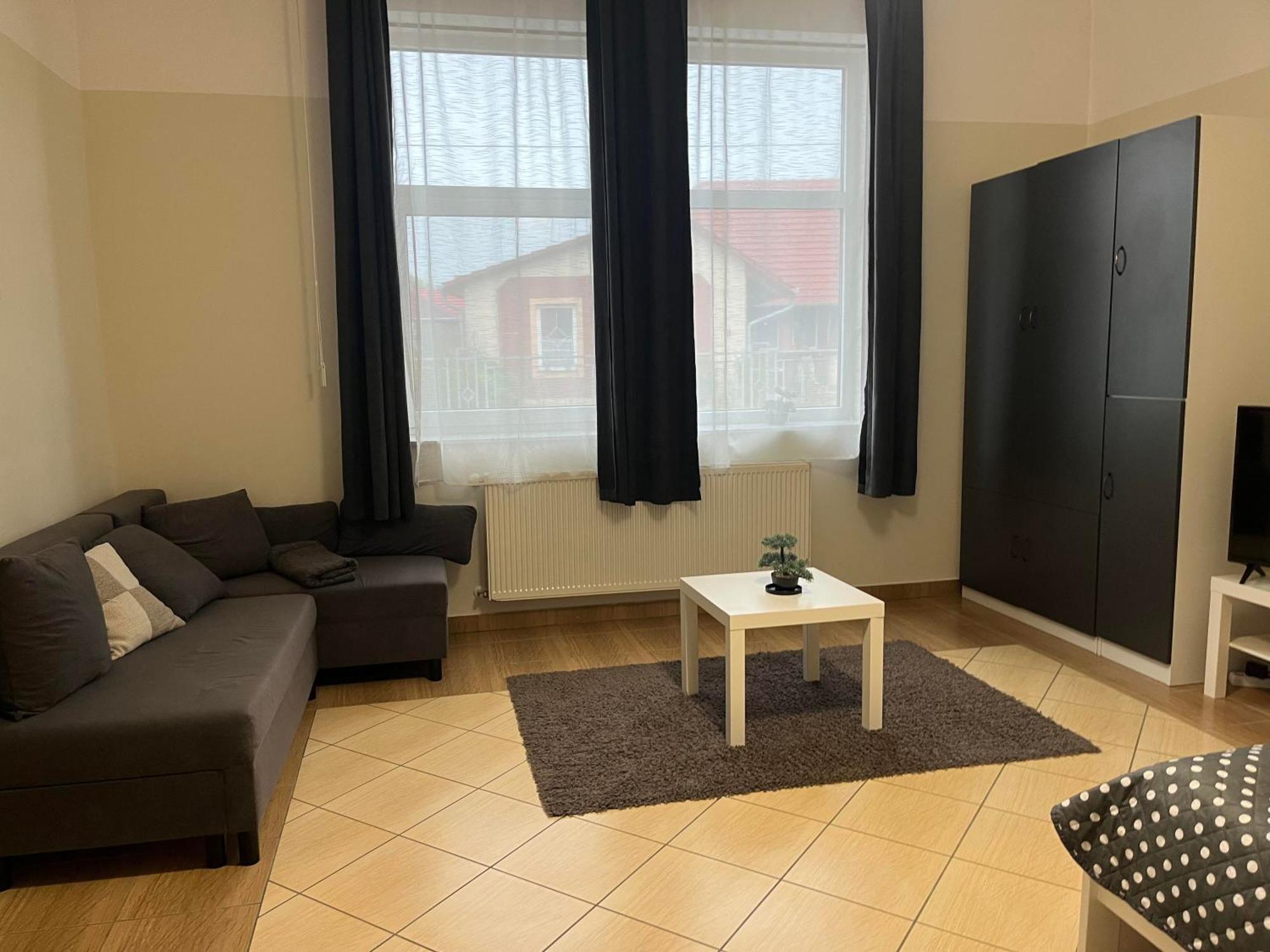 Idill Apartmanhaz B&B Tiszafüred Екстериор снимка